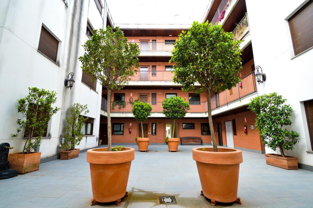The Zentral Museo Apartment Seville Exterior photo