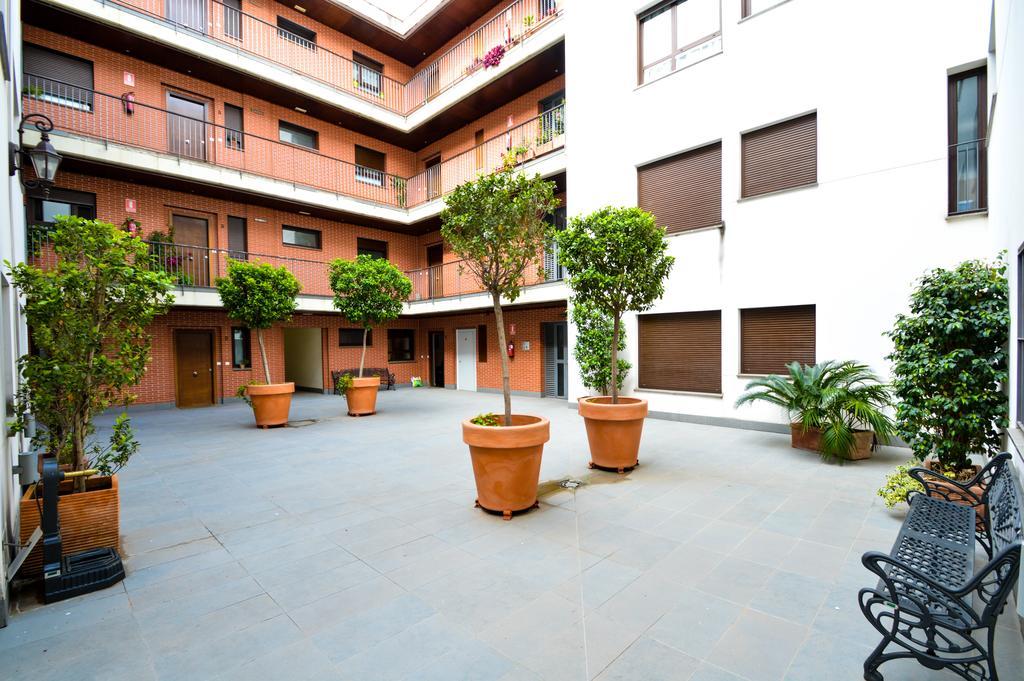 The Zentral Museo Apartment Seville Exterior photo